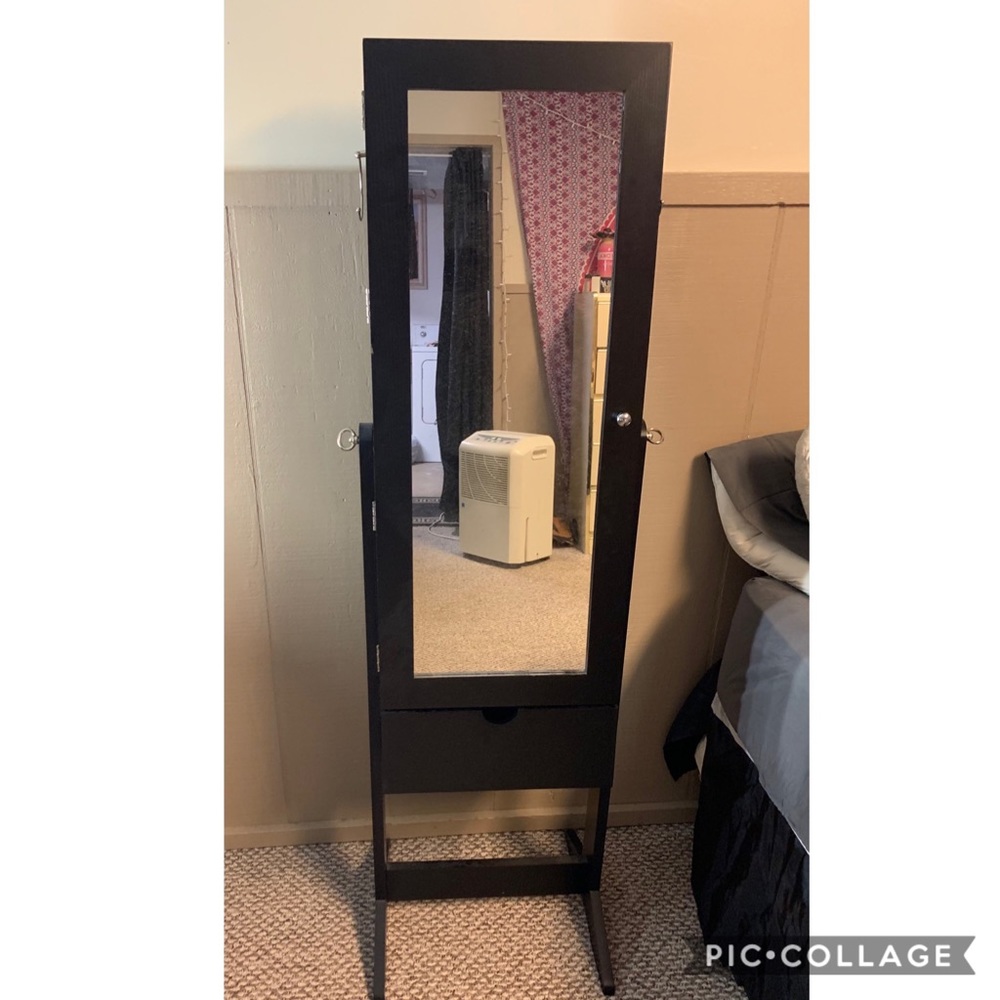 Mirror/ jewelry organizer